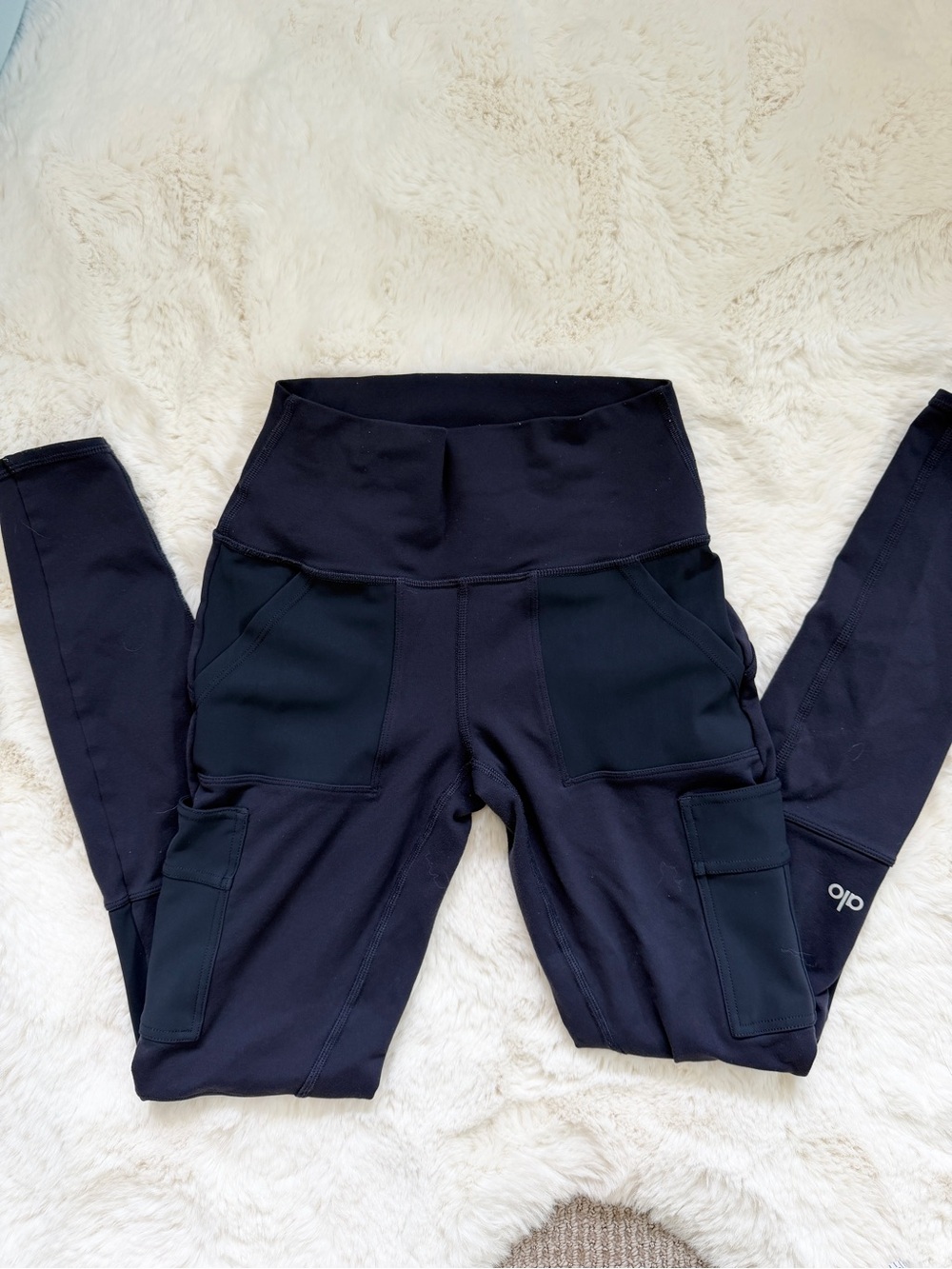 Alo Yoga Cargo Leggings with Pockets XS - Navy